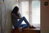 Osuđena "majka iz pakla": Smederevka podvodila ćerku (14) porodičnom prijatelju (60), proglašena je neuračunljivom