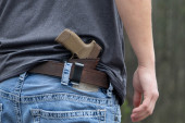Detalji ranjavanja tinejdžera (17) u Tutinu: Maloletnik uzeo pištolj od strica, oružje slučajno opalilo?
