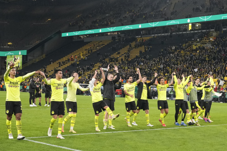 Azar pogurao Dortmund, trećeligaš izbacio Šalke iz Kupa, Frajburg nervirao navijače