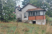 U ovu šumsku kuću na Ravnoj Gori dolazili su mnogi funkcioneri SFRJ: Danas oronula i zapuštena nikome ne služi na čast