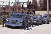 Oklopna vozila ROSU stižu na sever! Provokacija pred mirne proteste Srba na KiM! (VIDEO)