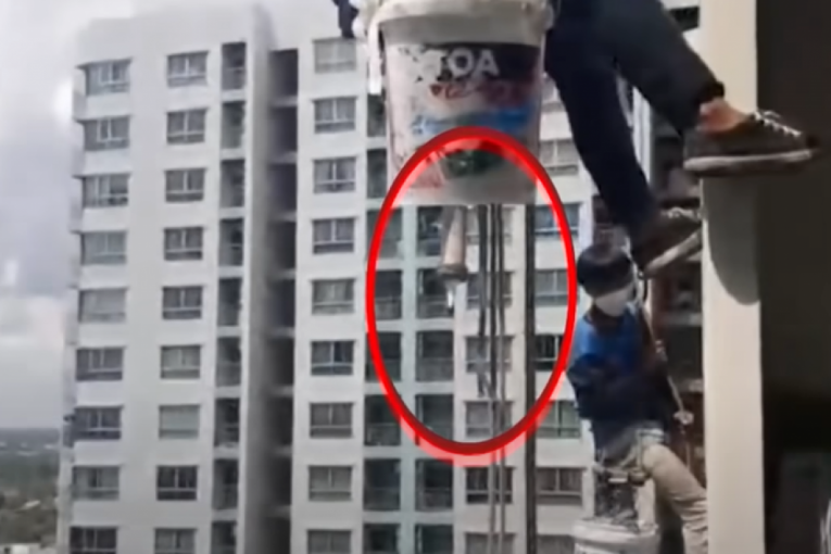 Drama na 26. spratu zgrade: Stanarka presekla uže molerima, oni u očaju zapomogali tražeći pomoć (VIDEO)