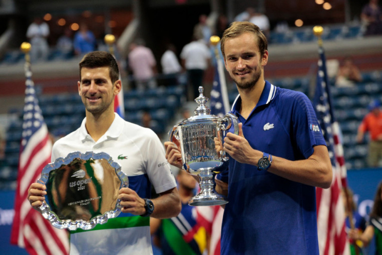 Zagorčao mu život na US Openu, a sada pala zajednička fotografija: Novak i Medvedev slikali se na treningu u Parizu