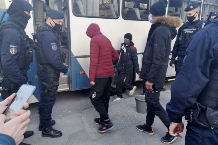 Policija pronašla 79 ilegalnih migranata: Svi premešteni u prihvatne centre