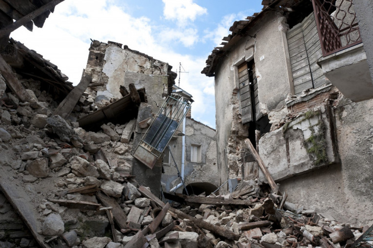 Radnici padali sa skela, konobari zaboravili da naplate račun: Kako je Beograd "preživeo" najjači zemljotres u istoriji?