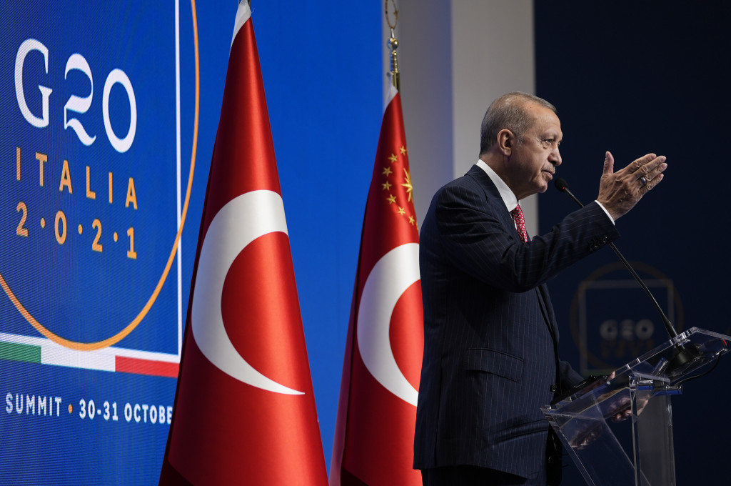 Sedmica u svetu: Dremanje na samitu, napad dronom na premijera, Makronove čarke i Erdoganove muke