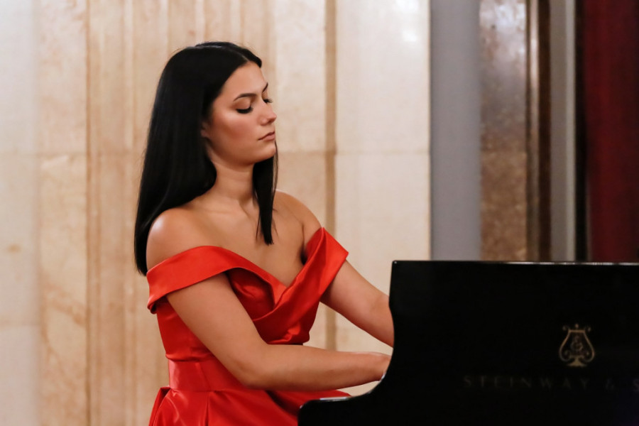 Gvarnerius predstavlja koncert Ive Vuković: Lepa umetnost lepe pijanistkinje