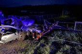 "Bilo je zastrašujuće, automobil smrskan..." Nesreća kod Čačka, jedno lice teško povređeno (VIDEO)