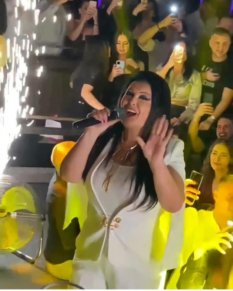 Dragana Mirković posle pauze napravila šou u Beču! Prijatelj joj priredio iznenađenje (FOTO)