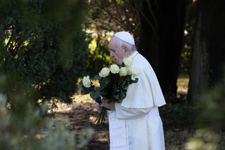 Papa Franja ide u posetu Ukrajini?