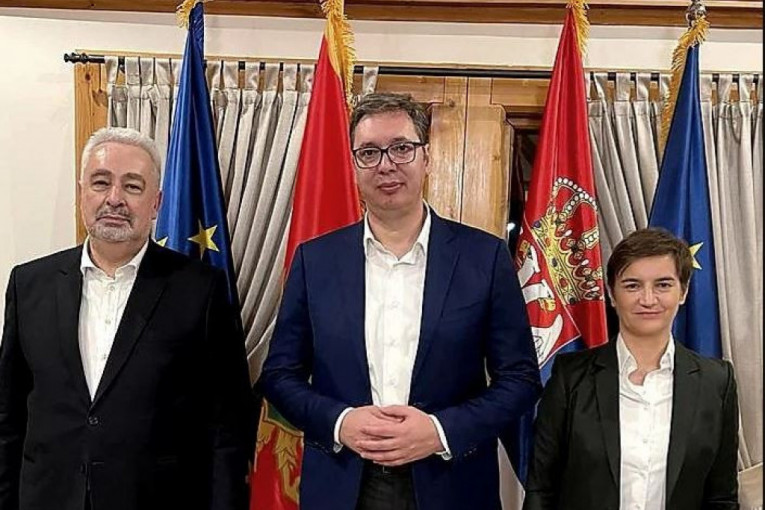Vučić poželeo dobrodošlicu Krivokapiću: Srbija i Crna Gora mogu i moraju bolje da sarađuju (FOTO)