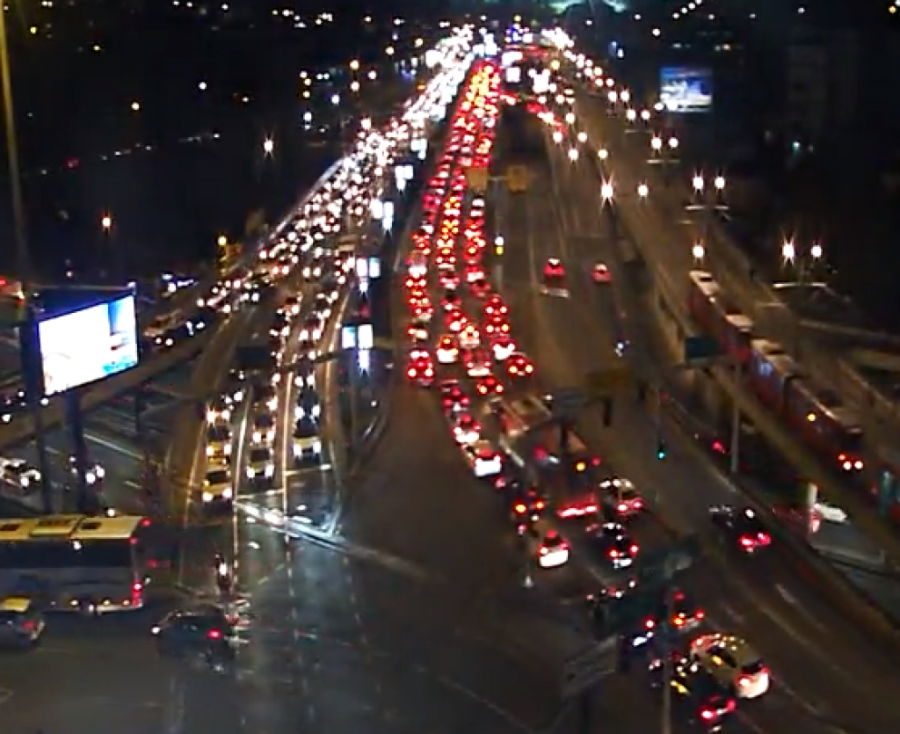 Kolaps u gradu: Sve stoji na Autokomandi, Slavija neprohodna