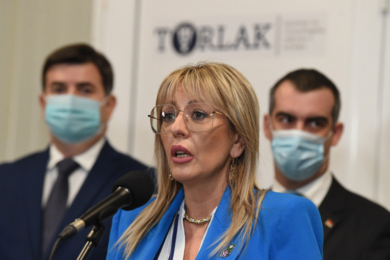 Od sutra na raspolaganju građanima: U Srbiju iz Poljske stiglo 200.000 doza vakcine kompanije Moderna (FOTO/VIDEO)