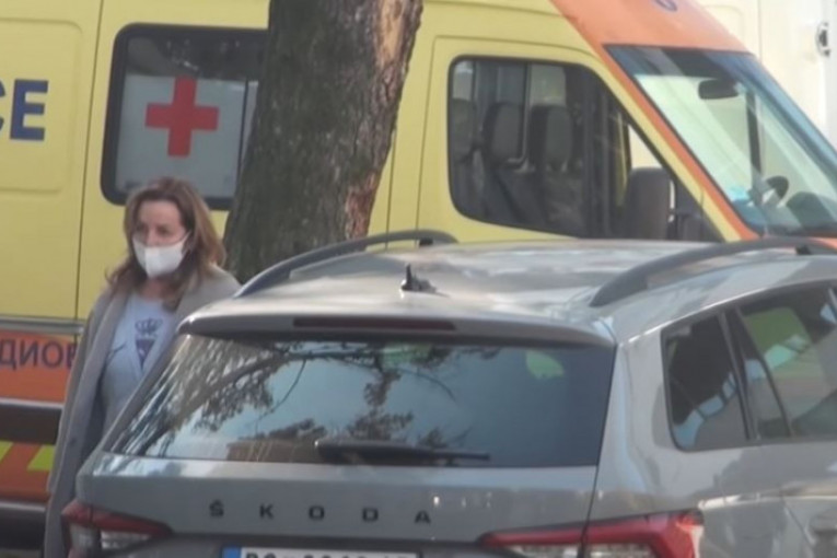 Milutin Mrkonjić završio u bolnici: Ana Bekuta se ne odvaja od njega (VIDEO)