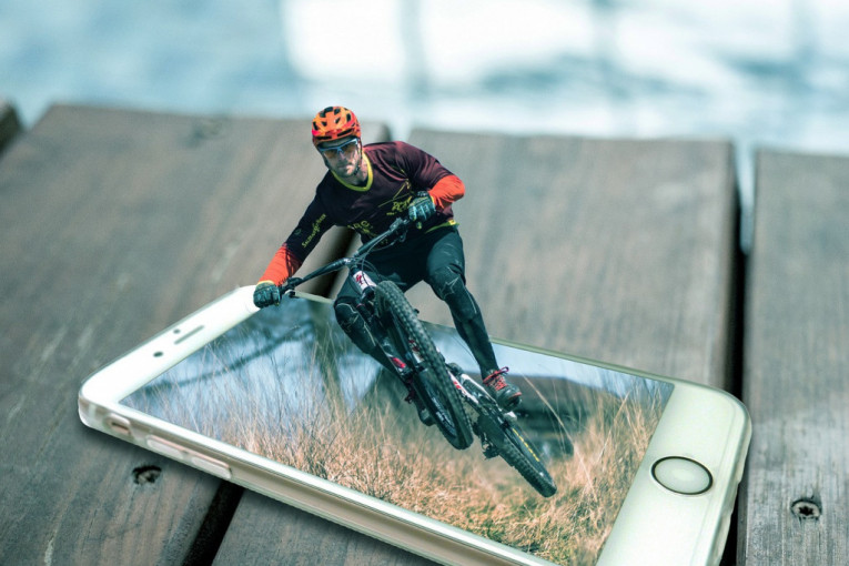 Da se ne troši uludo energija: Vežbajte vozeći bicikl i napunite telefon