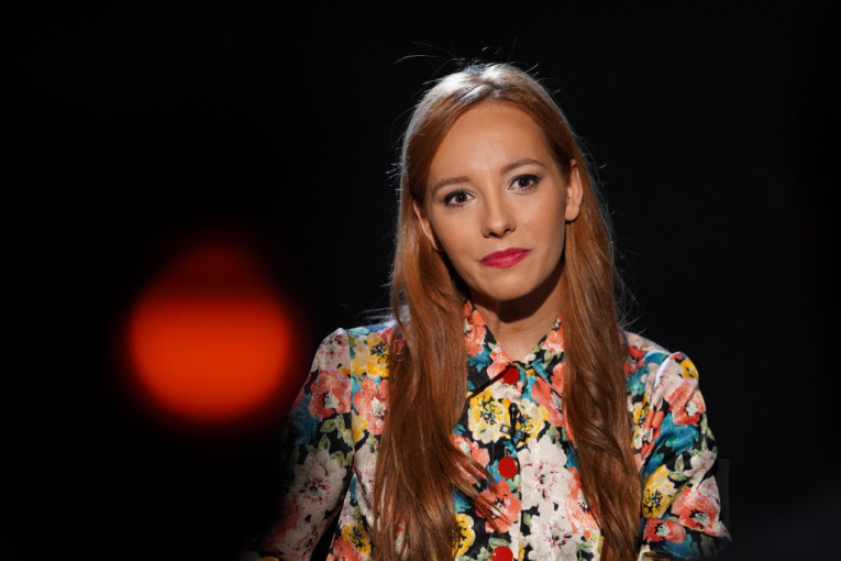 Anđela Jovanović i Jovana Stojiljković u filmu “Pukotina u ledu”:  Savremena i sirova bajka koja istražuje seksualnost žena