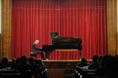 Irski maestro koji svira kao ruski pijanista: Beri Daglas zadivio publiku na Kolarcu