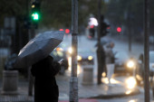 RHMZ izdao upozorenje za jedan deo Srbije: Spremite kišobrane, u naredna dva sata će da pljušti, a najavljen i sneg