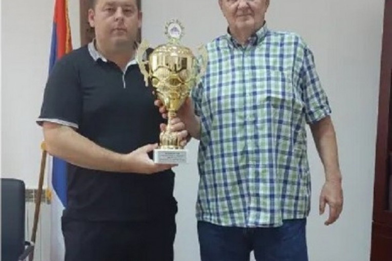 24SEDAM VLADIMIRCI Goran Zarić održao sastanak sa predsednikom šahovskog kluba "Vladimirci"