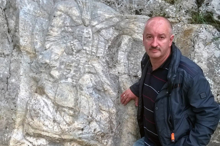 EKSKLUZIVNO – Oči u oči sa osumnjičenim ubicom porodice Đokić: “Gledao sam kako se od oronulog starca pretvara u zver!” (FOTO/VIDEO)