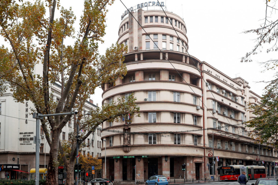 Povodom veka postojanja Radio Beograda otvara se atraktivna izložba: Stari radio-prijemnici, gramofonske ploče i niz retkih eksponata