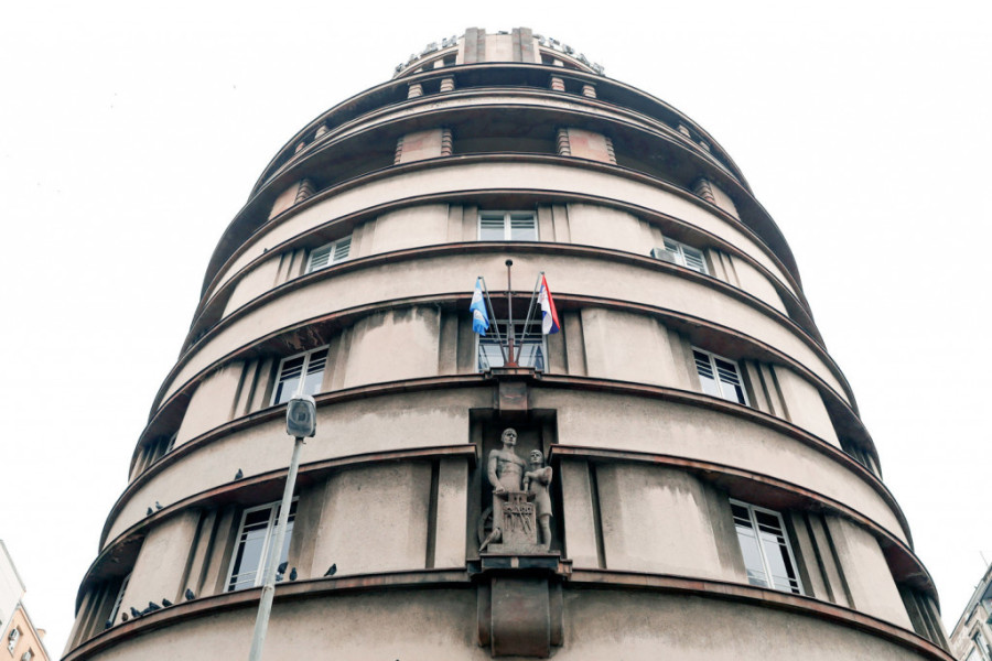 Povodom veka postojanja Radio Beograda otvara se atraktivna izložba: Stari radio-prijemnici, gramofonske ploče i niz retkih eksponata