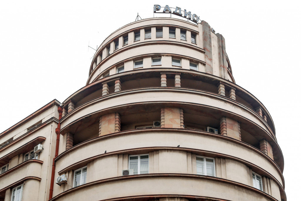 Povodom veka postojanja Radio Beograda otvara se atraktivna izložba: Stari radio-prijemnici, gramofonske ploče i niz retkih eksponata