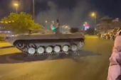 Irački vojnik hteo da pokaže šta ume sa oklopnim transporterom, pa gorko zažalio (VIDEO)