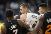 Jokić suspendovan, Denver bez najboljeg: NBA udarila po džepu Morisa i Batlera (FOTO, VIDEO)