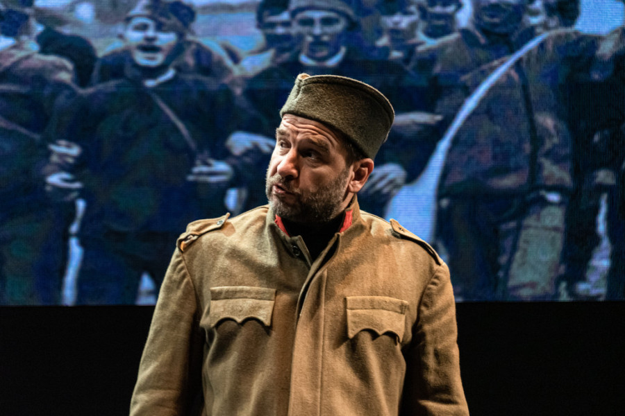 Svaki vaš uzdah čujem i svaku suzu vidim: "Knjiga o Milutinu" sa Nenadom Jezdićem 350. put u Zvezdara teatru (FOTO)