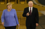 Putin telefonirao sa Angelom Merkel o migrantskoj krizi: Predložio joj da utiče na EU