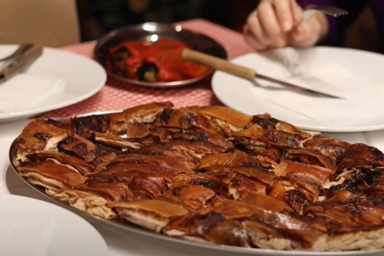 Za doček srpske Nove godine ne smete da jedete piletinu i govedinu, a prasetina, vasilica i krofne su obavezni