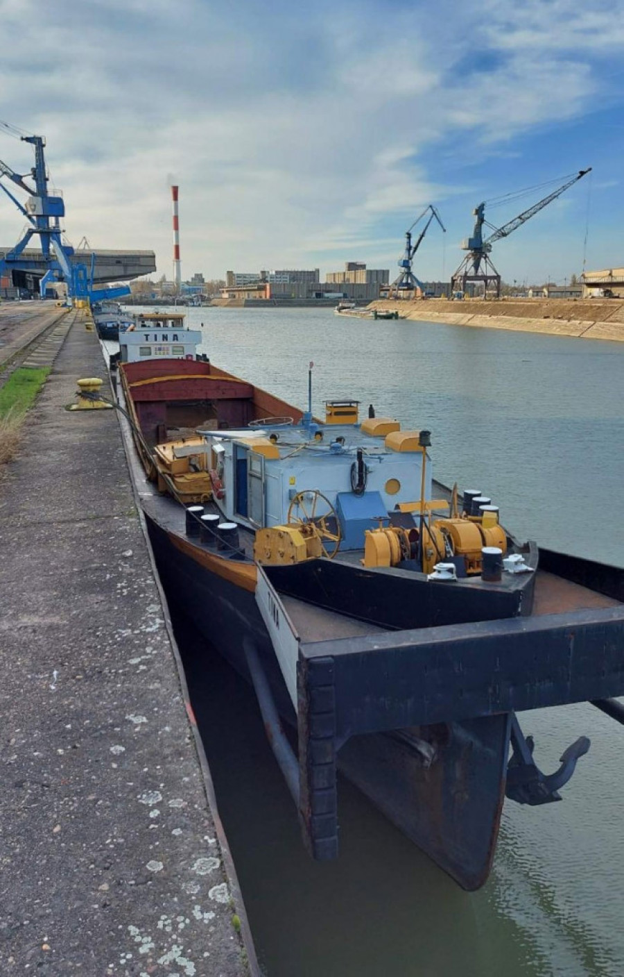 Krijumčarili 55.000 litara nafte: Policija presrela teretni brod i uhapsila tri osobe