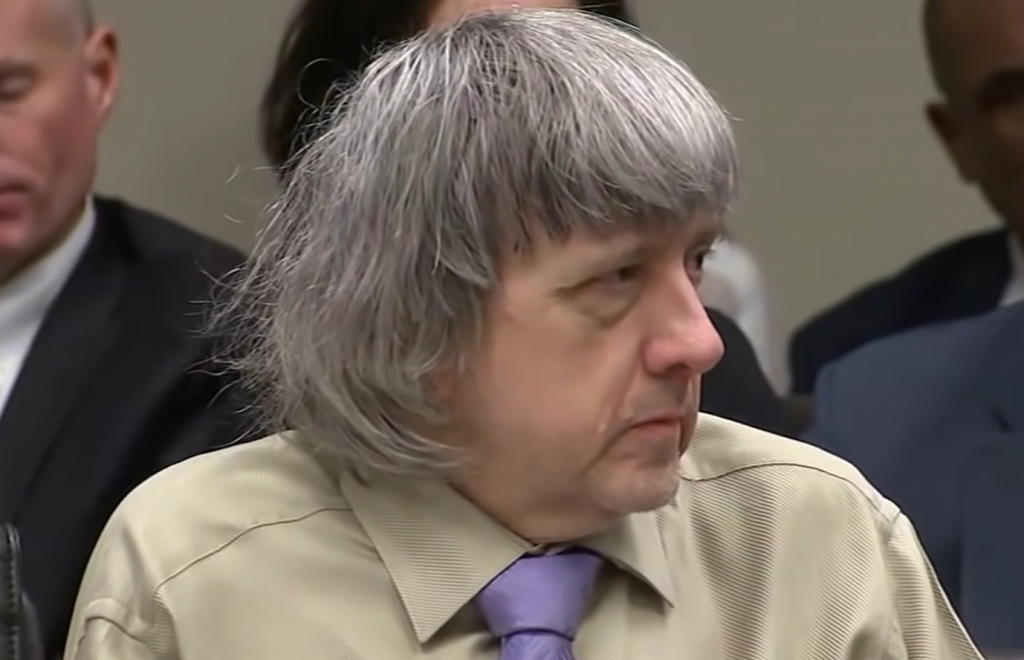 Prvi snimak bekstva iz kuće horora: Roditeli 13 dece držali zatočene, jedna ćerka uspela da pobegne i otkrije užase (VIDEO)