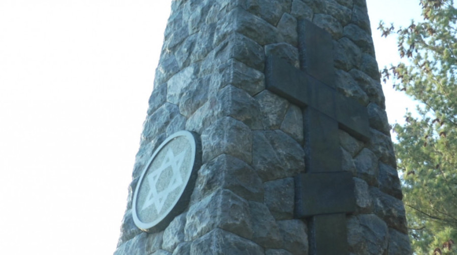 Jedinstveno mesto na svetu nalazi se u Čačku: Spomenik četiri vere na kom zajedno leže ljuti neprijatelji Velikog rata (FOTO)