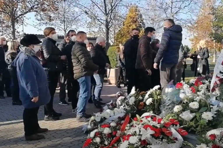 Vučić i Rokvić bili su prijatelji: Predsednik na sahranu došao sa Batom Gašićem (FOTO/VIDEO)