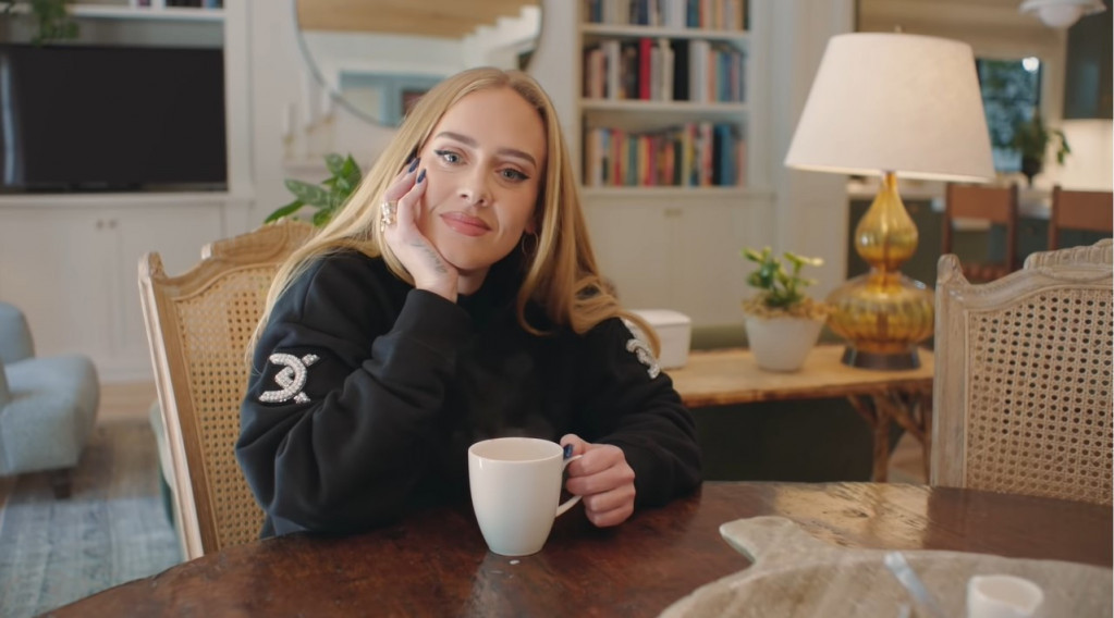 Muka ju je na to naterala: Adel se vratila starom poroku?