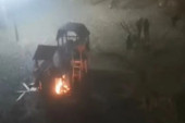 Užas u Subotici: Huligani palili vatru u blizini vrtića - stanari okolnih zgrada u strahu (VIDEO)