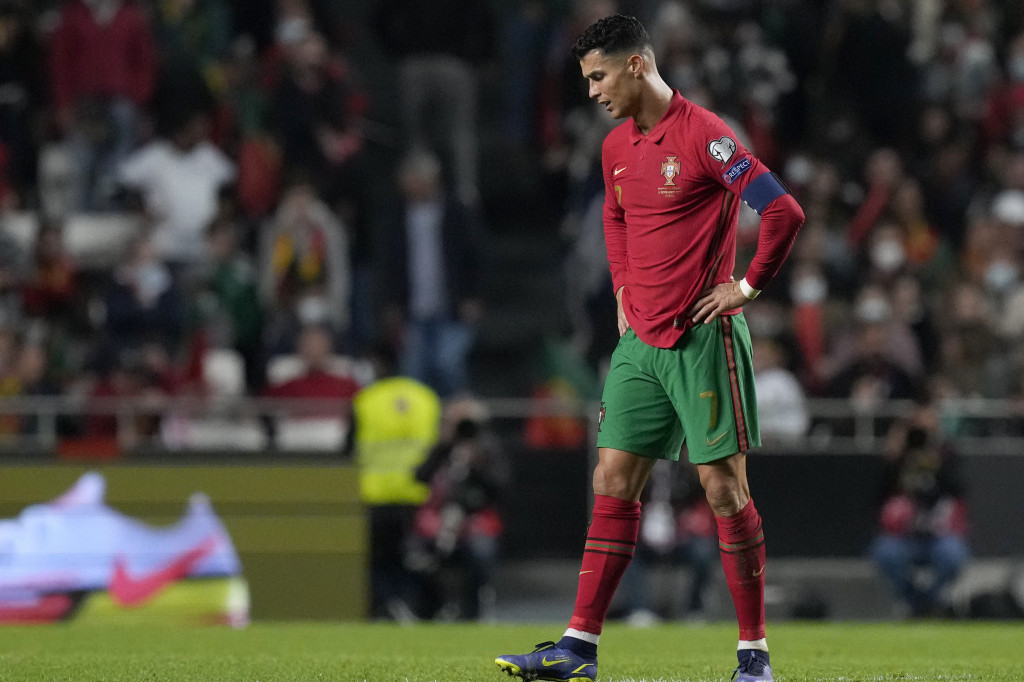 Rekorder Ronaldo ponovo ispisao istoriju: U duelu sa Srbijom uradio nešto što nije nikada ranije (FOTO, VIDEO)