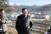 Kim se pojavio u javnosti posle mesec dana i obišao radove: Gradi se ogroman grad blizu granice sa Kinom (FOTO)