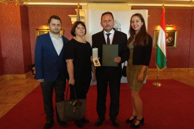 24SEDAM KIKINDA Zlatni krst Mađarske za decenijski rad