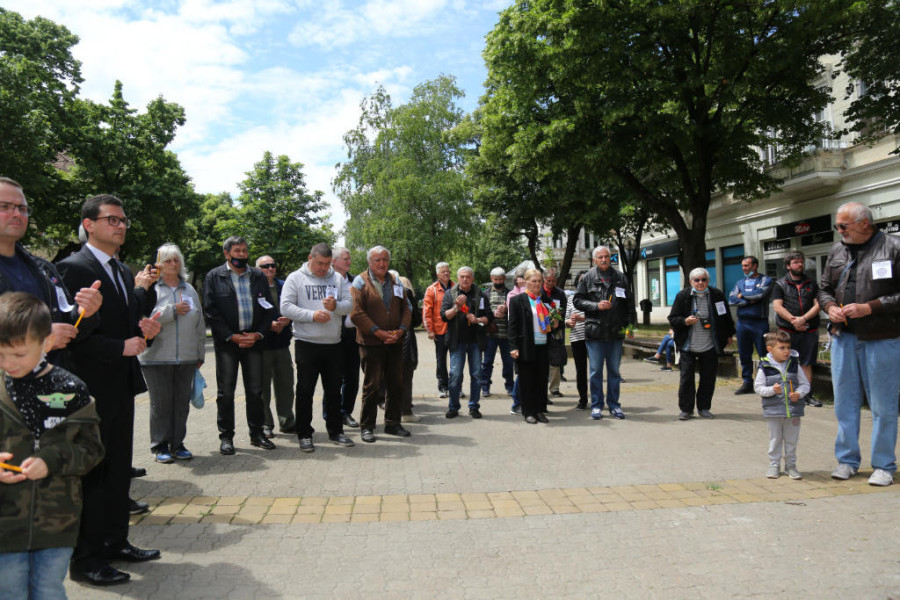24SEDAM KIKINDA Obeležene 22 godine od reketiranja kikindske kasarne - strah koji se pamti