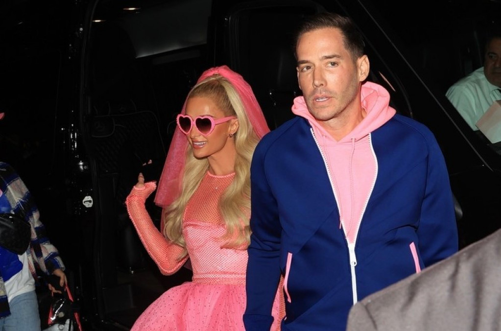 Paris Hilton ponovo rekla "da": Suprug je iznenadio prosidbom na petu godišnjicu braka!