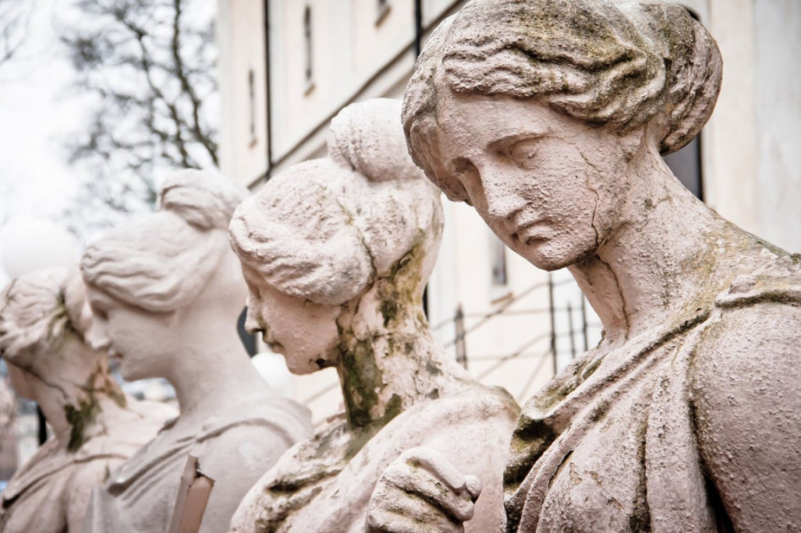 Bez prava na zemlju, obrazovanje i izbor muža! Život žena u staroj Grčkoj?