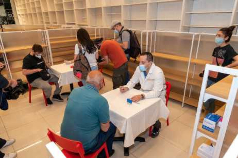 24SEDAM NOVI SAD Počela vakcinacija na punktu u TC „Promenada“