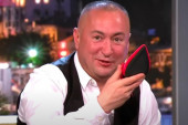 Prešlo mu u naviku! Đani ponovo pio iz cipele: Navrnuo salonku usred emisije (FOTO/VIDEO)