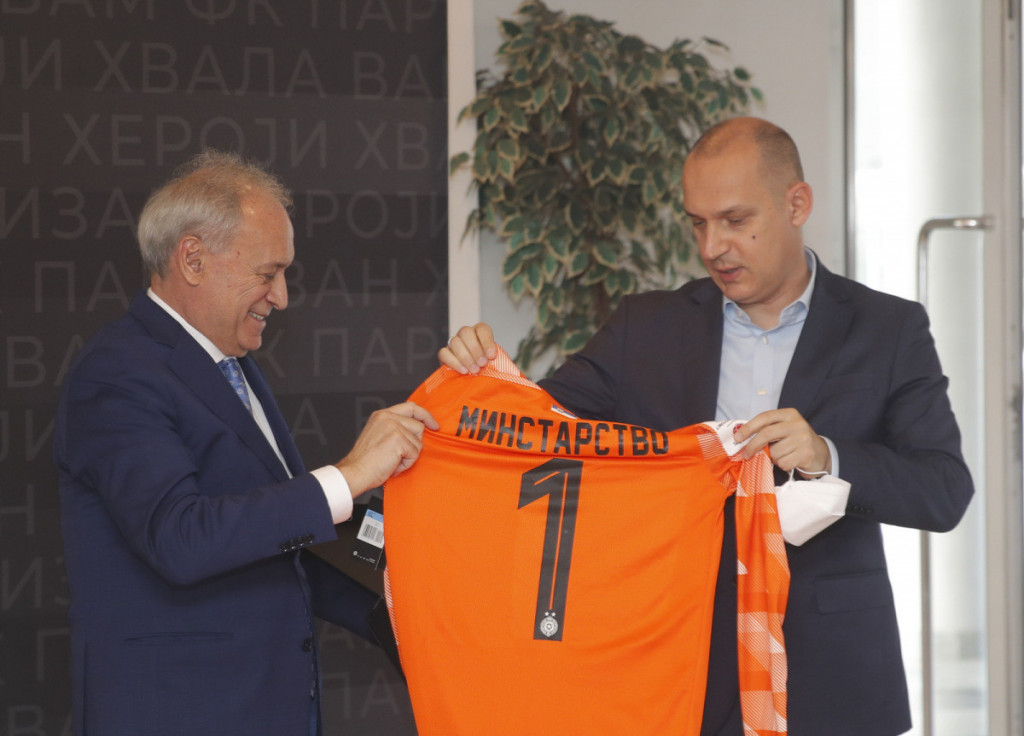 Partizan se uključio u Narodno-oslobodilačku borbu protiv COVID-19 okupatora