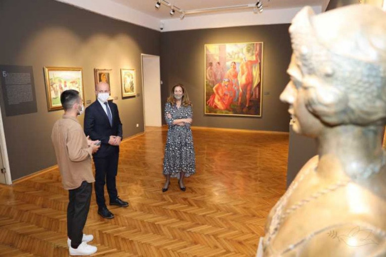 24SEDAM NOVI SAD RožIć posetio izložbu Identitet(i) u Galeriji Matice srpsкe