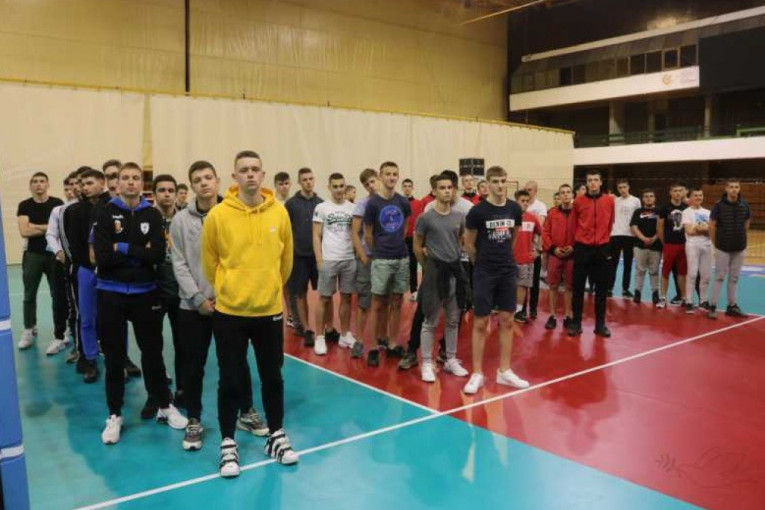 24SEDAM NOVI SAD Počeo Finalni turnir Prvenstva Srbije za kadete u odbojci