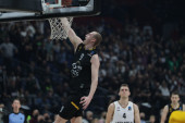 Red „kucanja“, pa red „banana“! Ovo su najlepši momenti Partizanove magične noći u Parizu! (VIDEO)
